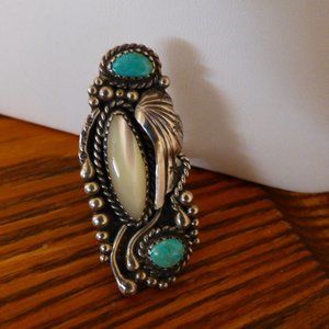 ring Navajo turquoise and mother of pearl